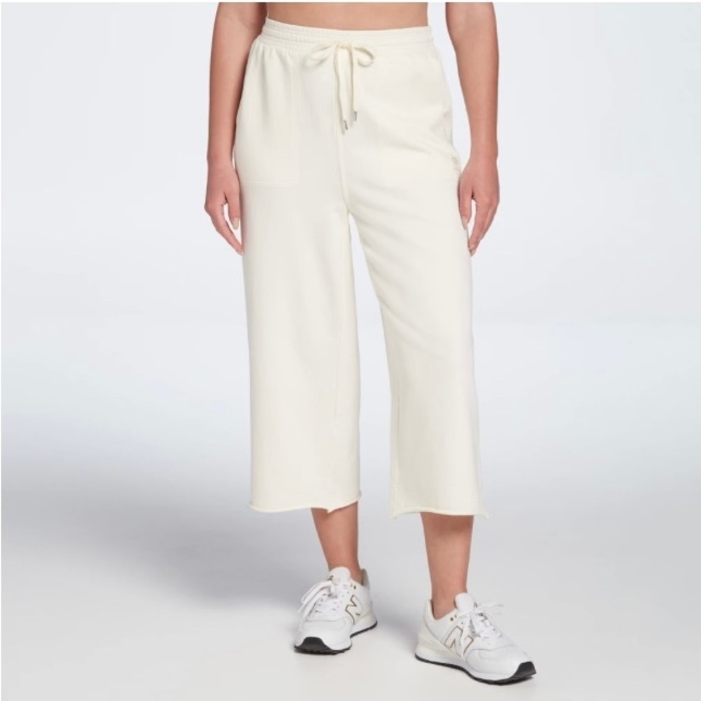 NWT CALIA Women's Journey Wide Leg
Crop Sweatpants